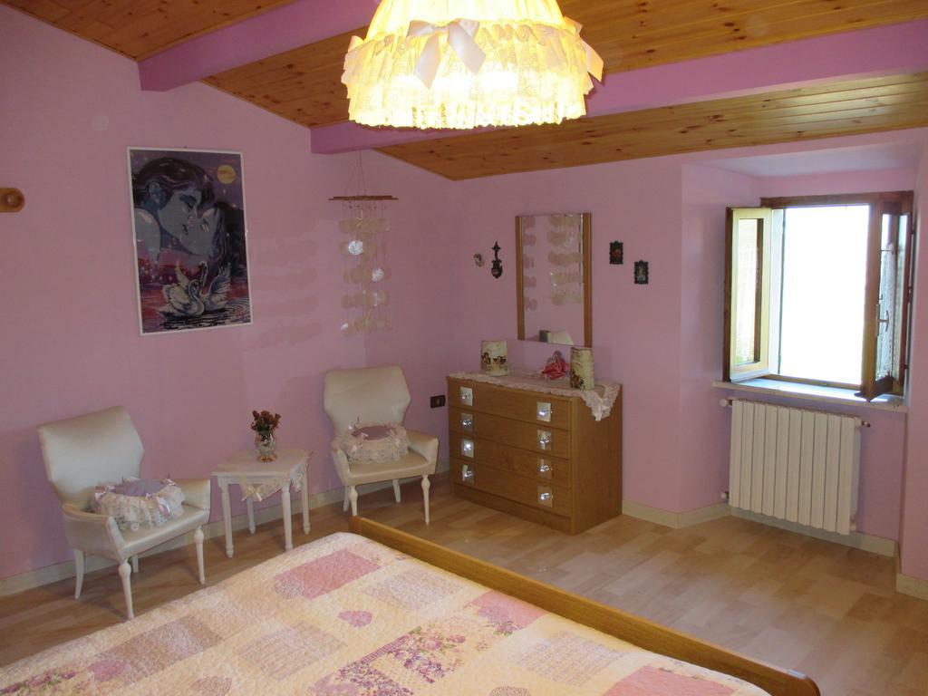 Belvilla By Oyo Graceful Apartment With Garden Petrella Guidi Bagian luar foto