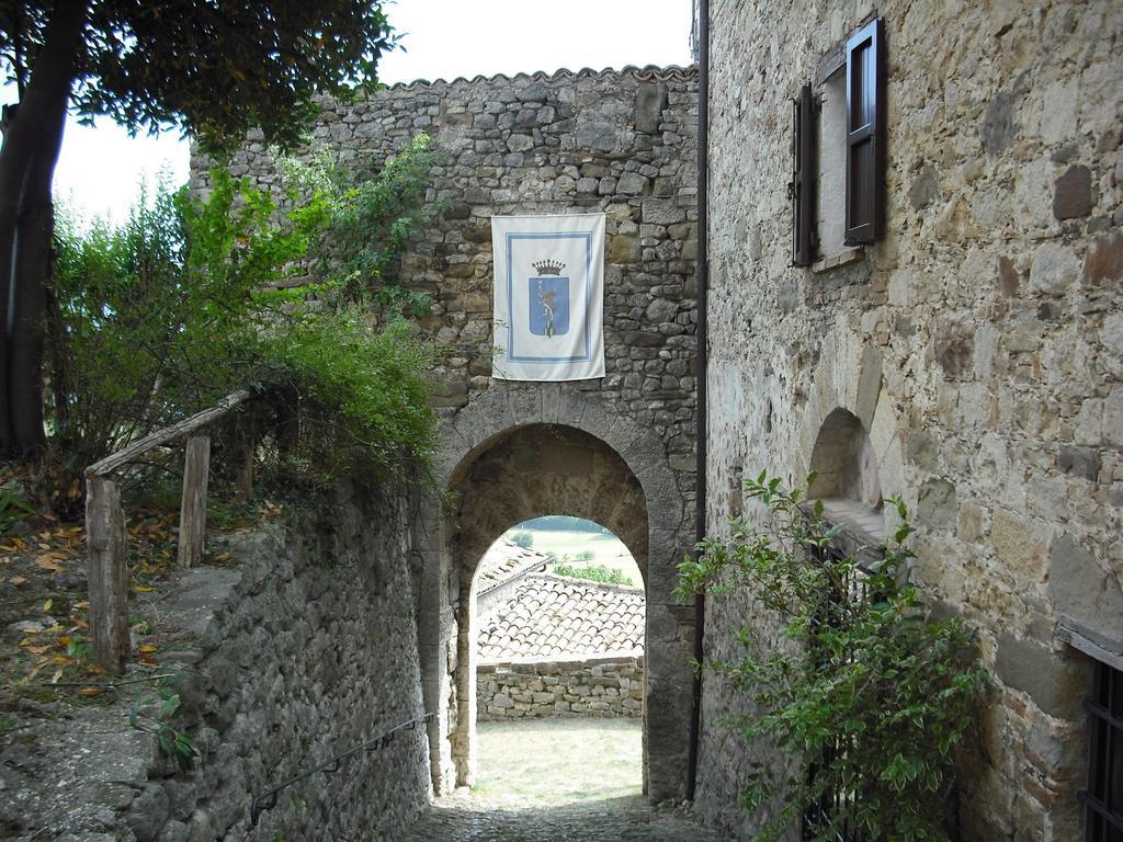 Belvilla By Oyo Graceful Apartment With Garden Petrella Guidi Bagian luar foto