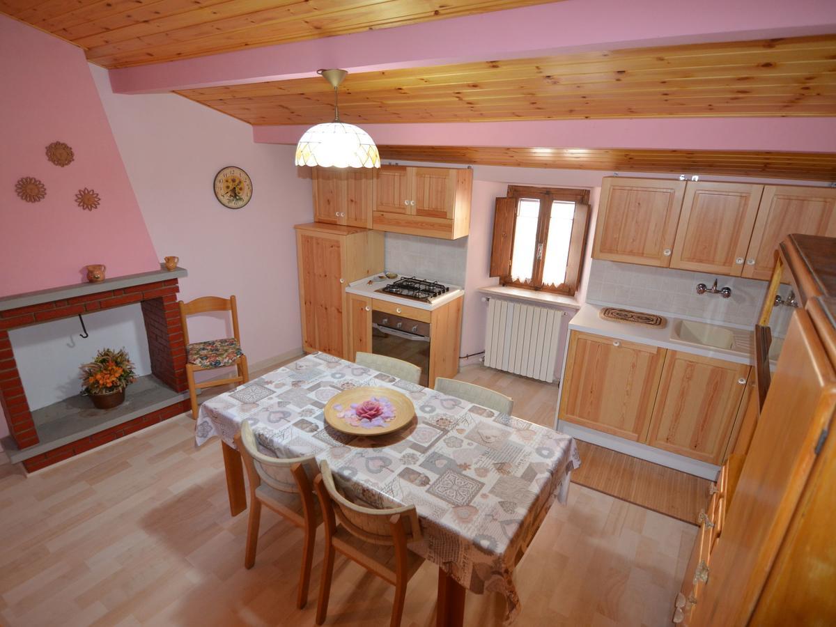 Belvilla By Oyo Graceful Apartment With Garden Petrella Guidi Bagian luar foto